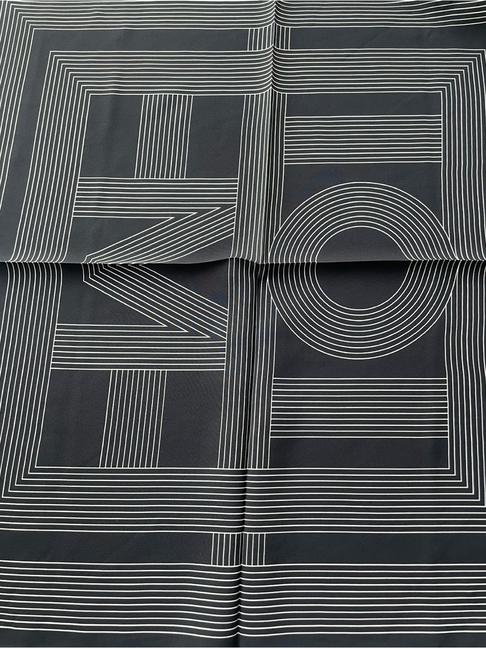 Toteme Modern Black & White Geometric Duvet Cover Scarf